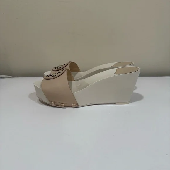 Tory Burch Cream and White 3-1/4” Wedge Sandals (sz 8.5) - Picture 3 of 8